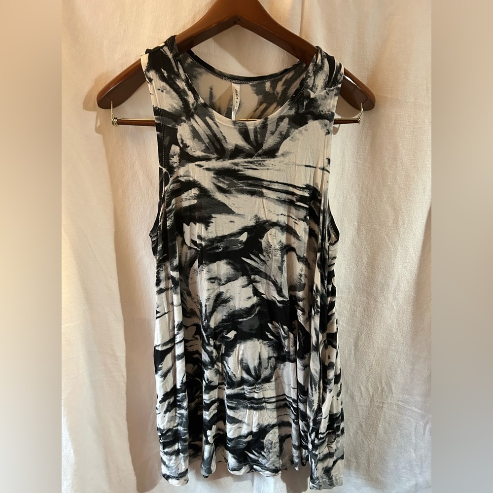 RVCA Black and White Dark Floral Skater Dress Pockets Flowy Women’s M